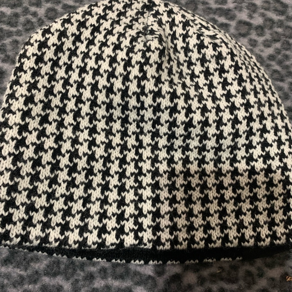 Hat - Picture 4 of 6